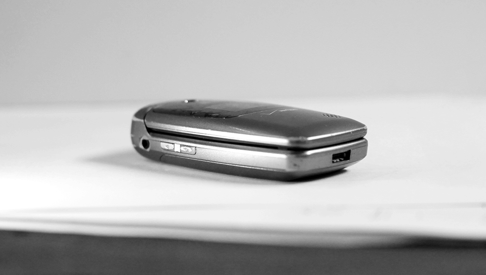 Going Dumb: My Year With a Flip Phone